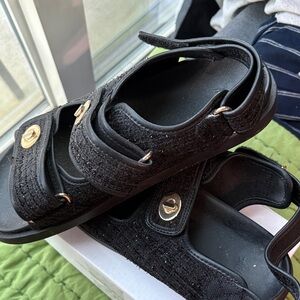 H&M Black Textured Sandals